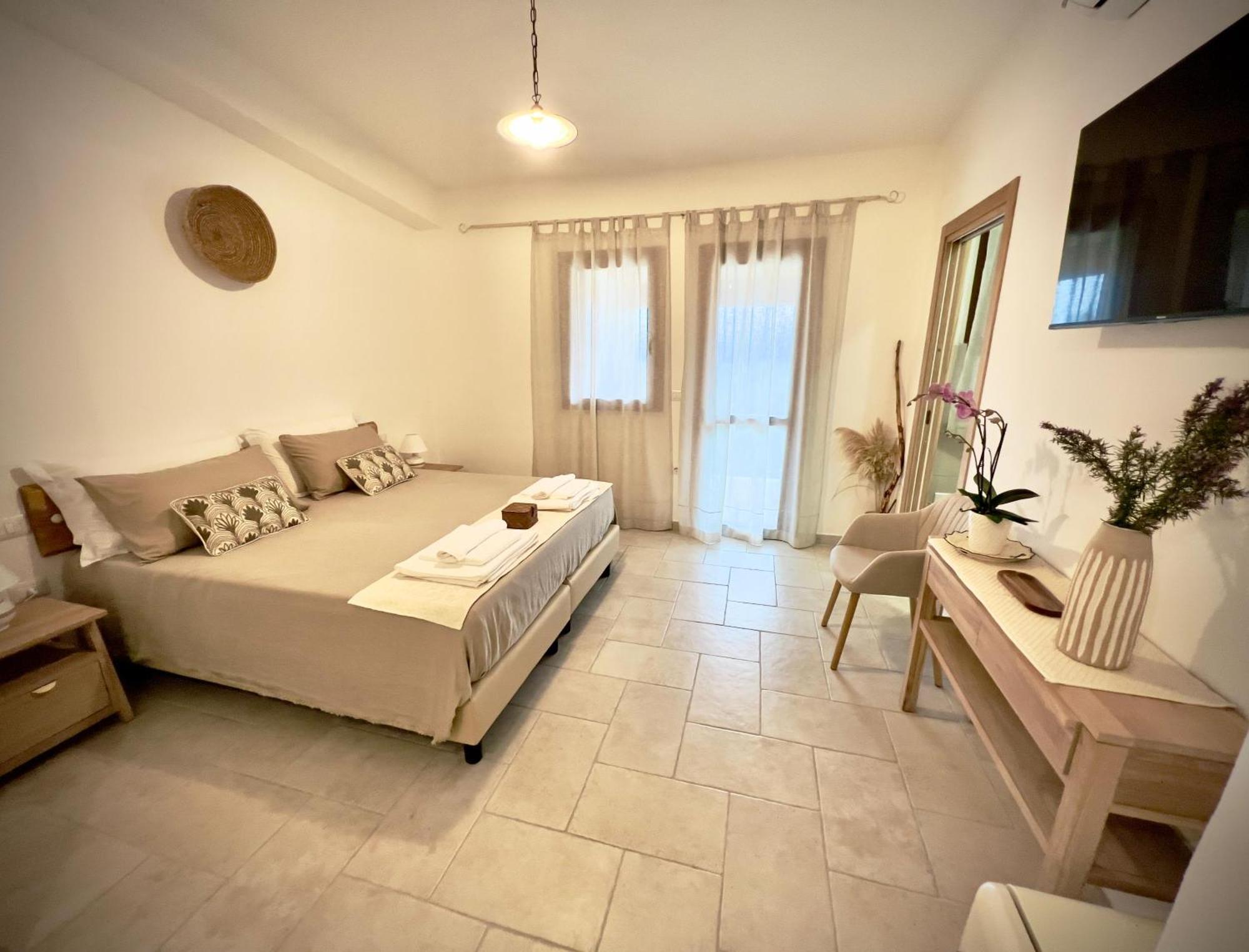 Domus La Roccia Hotel Pozzomaggiore Eksteriør billede